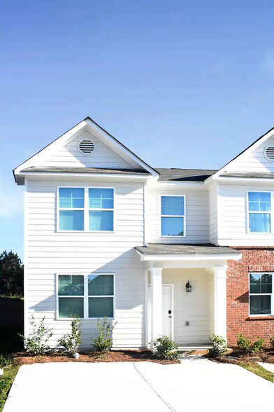 Building Photo - Room in Townhome on Laurel Ridge Cir