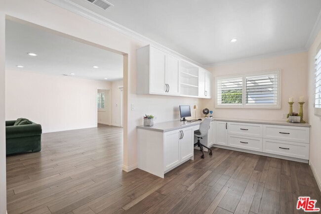 Building Photo - 4875 Bluebell Ave