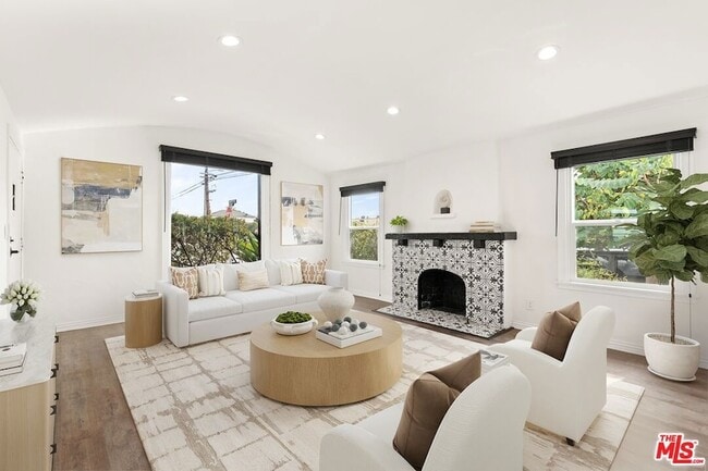 Building Photo - 6531 Arlington Ave