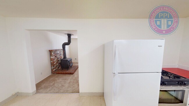 Building Photo - Charming home in NE Portland in the David ...
