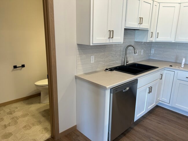 Building Photo - 6103 S Alki Pl