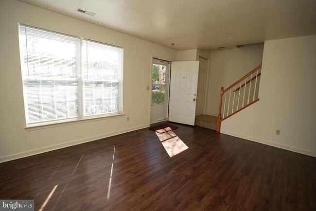 Building Photo - 45828 Wolftrap Way