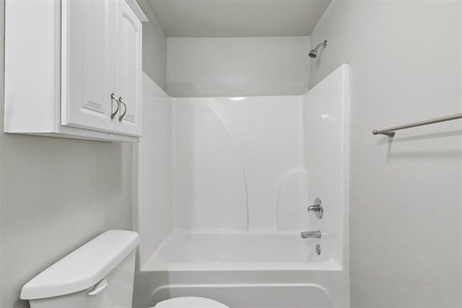 Building Photo - 403 Debra Ct