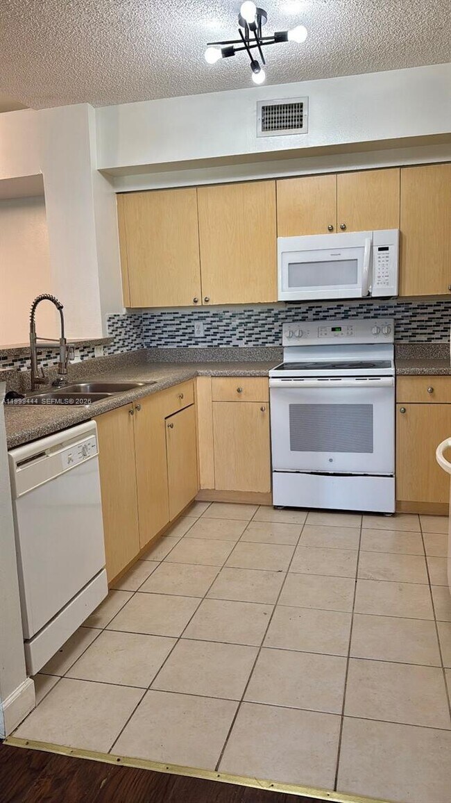 Building Photo - 2201 W Preserve Way