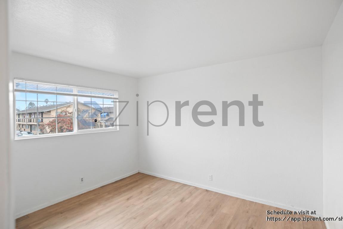 Building Photo - 27070 Manon Ave