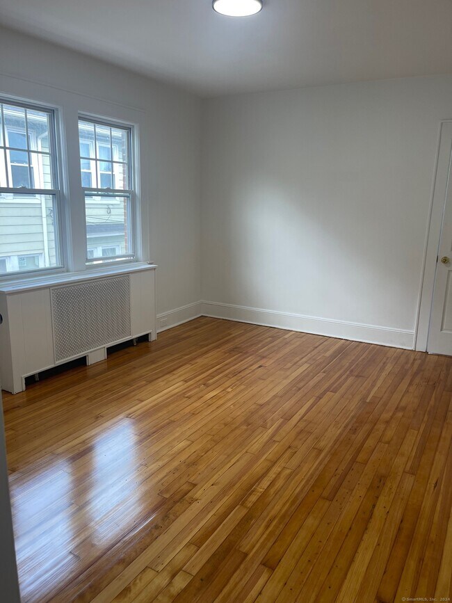 Building Photo - 291 Beechmont Ave