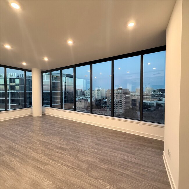 Building Photo - 2525 Turtle Creek Blvd