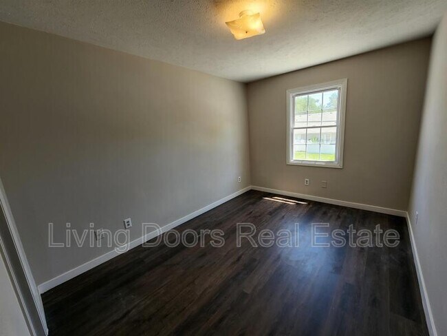 Building Photo - 1738 N 27th St