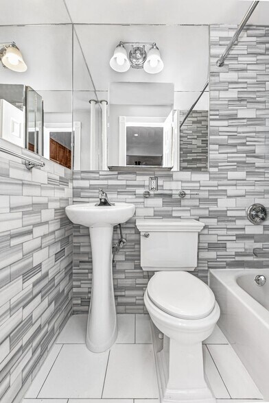 Building Photo - 380 E 10th St