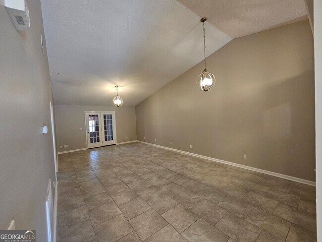 Building Photo - 189 E Lakemont Dr