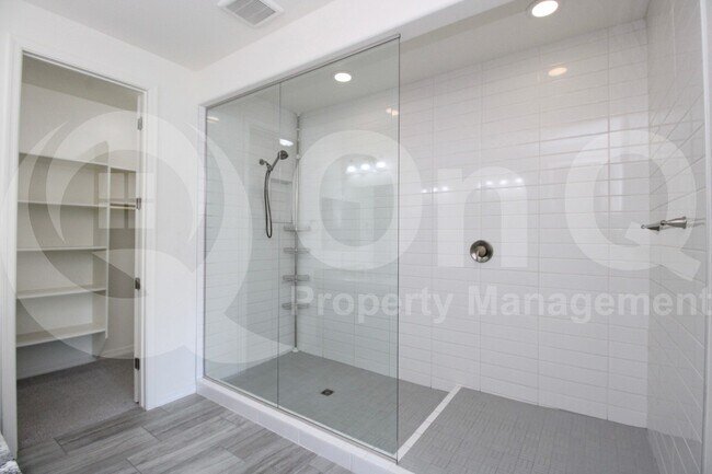 Building Photo - 9114 S 167th Dr