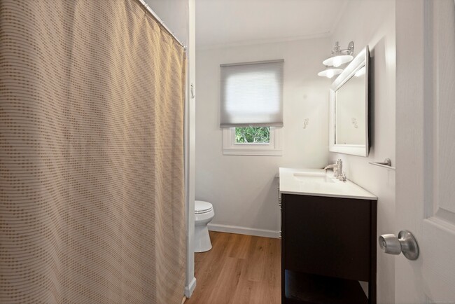 Building Photo - 51 Indian Neck Ave