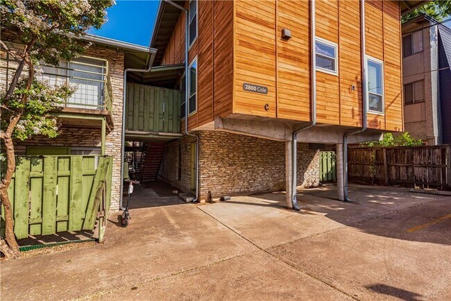 Building Photo - 2800 Cole St