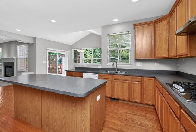 Building Photo - 607 Mansfield Way