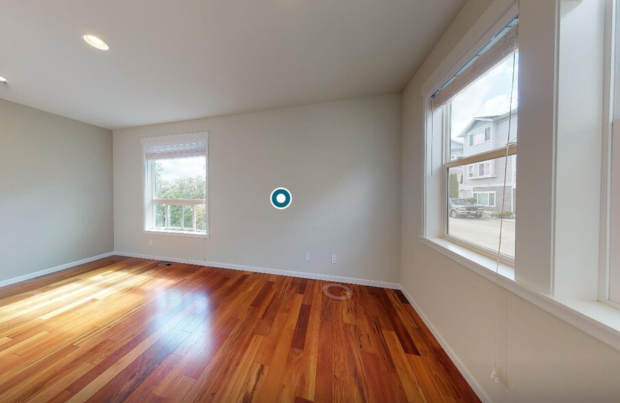 Building Photo - 3330 S Holly St