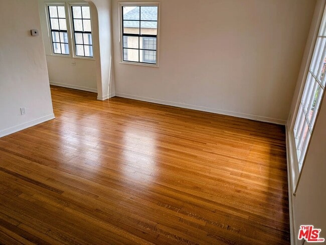 Building Photo - 1612 1/2 Glendon Ave