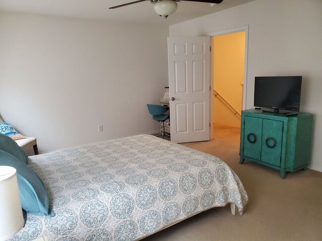 Building Photo - Wellington Community - Long Term Rental