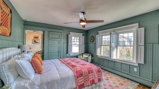 Building Photo - 17 S Derby Ave