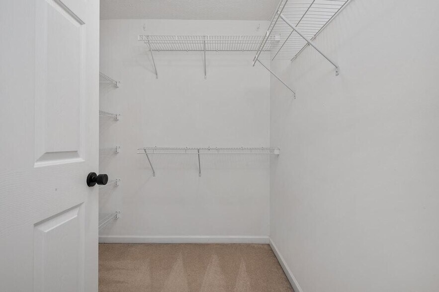 Building Photo - 7333 Althorp Way