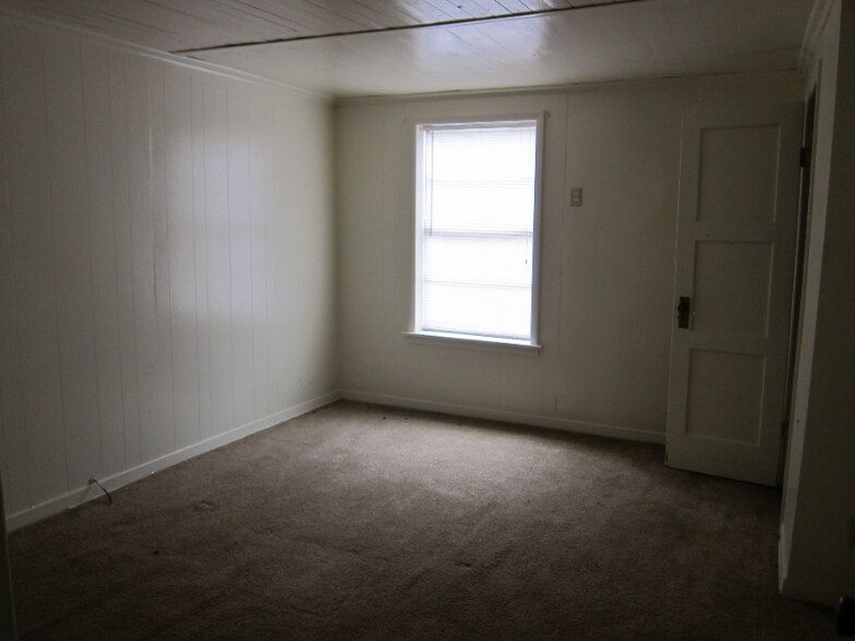 Building Photo - 3587 FM 2208