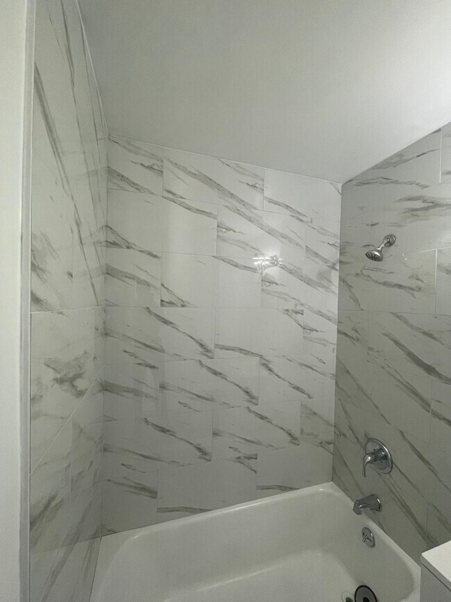 Building Photo - 114 Overlook Ave