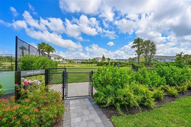 Building Photo - 15077 Shady Palms Ln