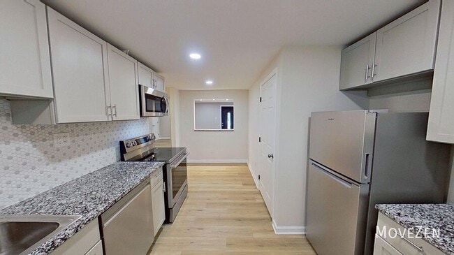 Building Photo - 7 Ratcale Ln