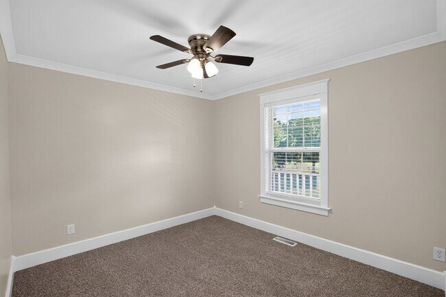Building Photo - 11880 Provident Dr