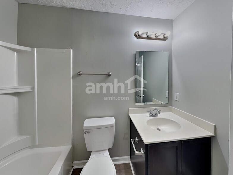 Building Photo - 1151 Fiesta Dr