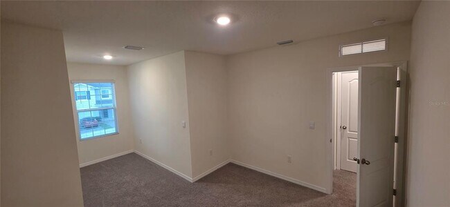 Building Photo - 1410 Isleta Lp