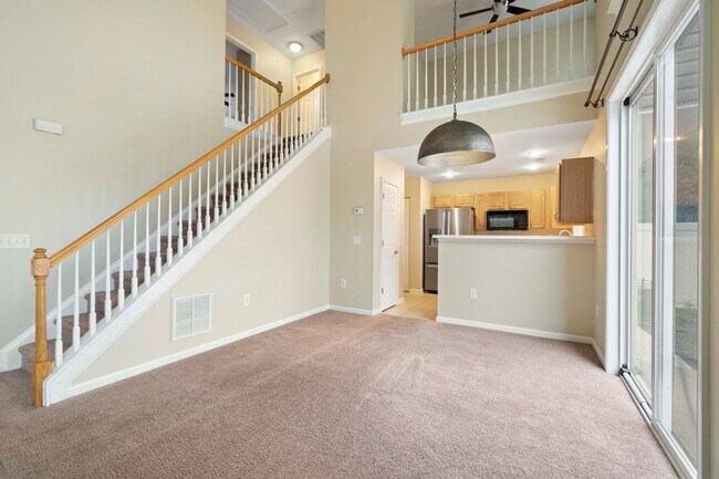 Building Photo - Located in Highland Creek