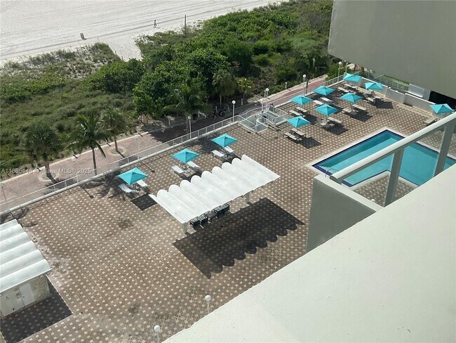 Building Photo - 5701 Collins Ave