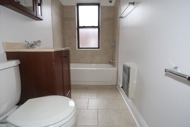 Building Photo - 3834.5 N Fremont St