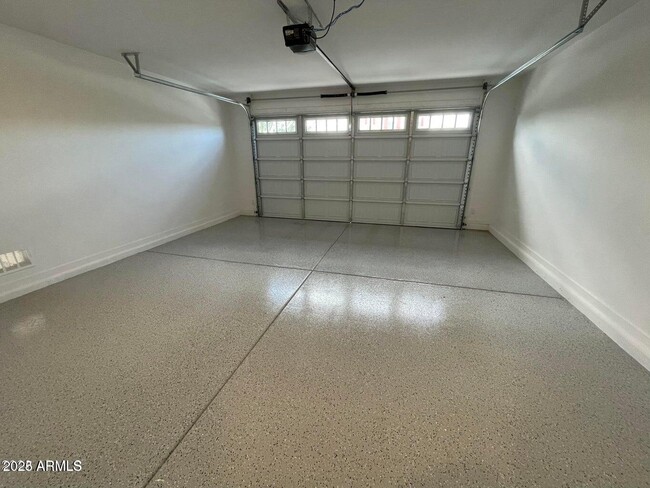 Building Photo - 40629 W Sunland Dr