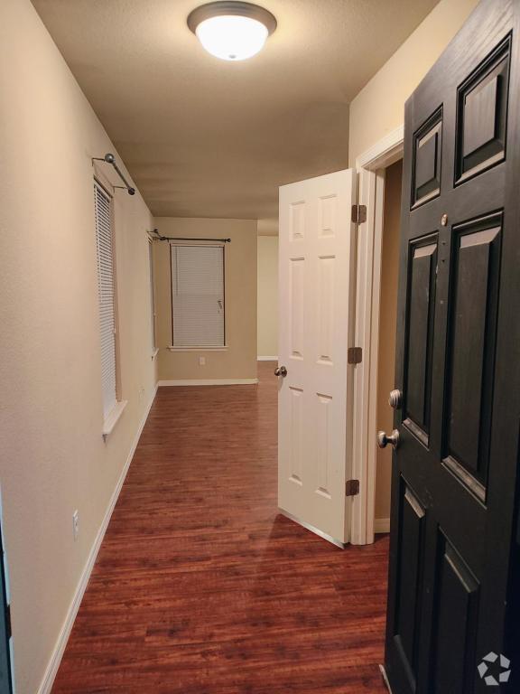 Building Photo - 2821 Conner Dr