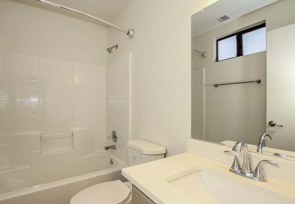 Building Photo - 2165 E Donald Dr