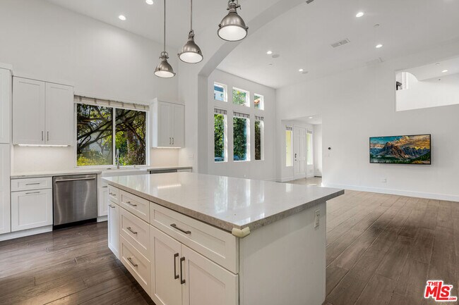 Building Photo - 5744 S Celedon Creek