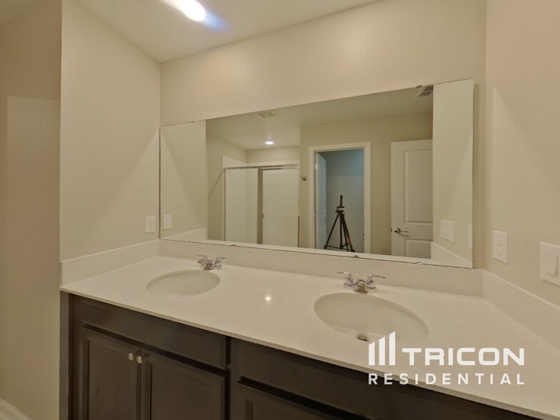 Building Photo - 33546 Sky Blossom Cir