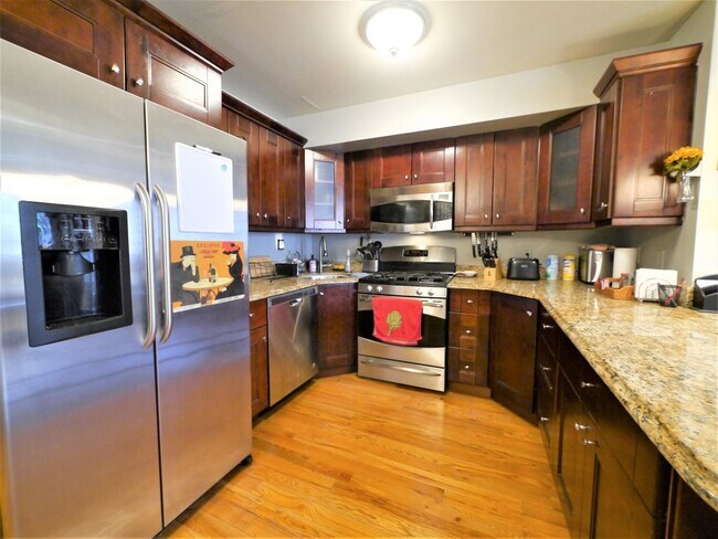 Building Photo - 124 68th St