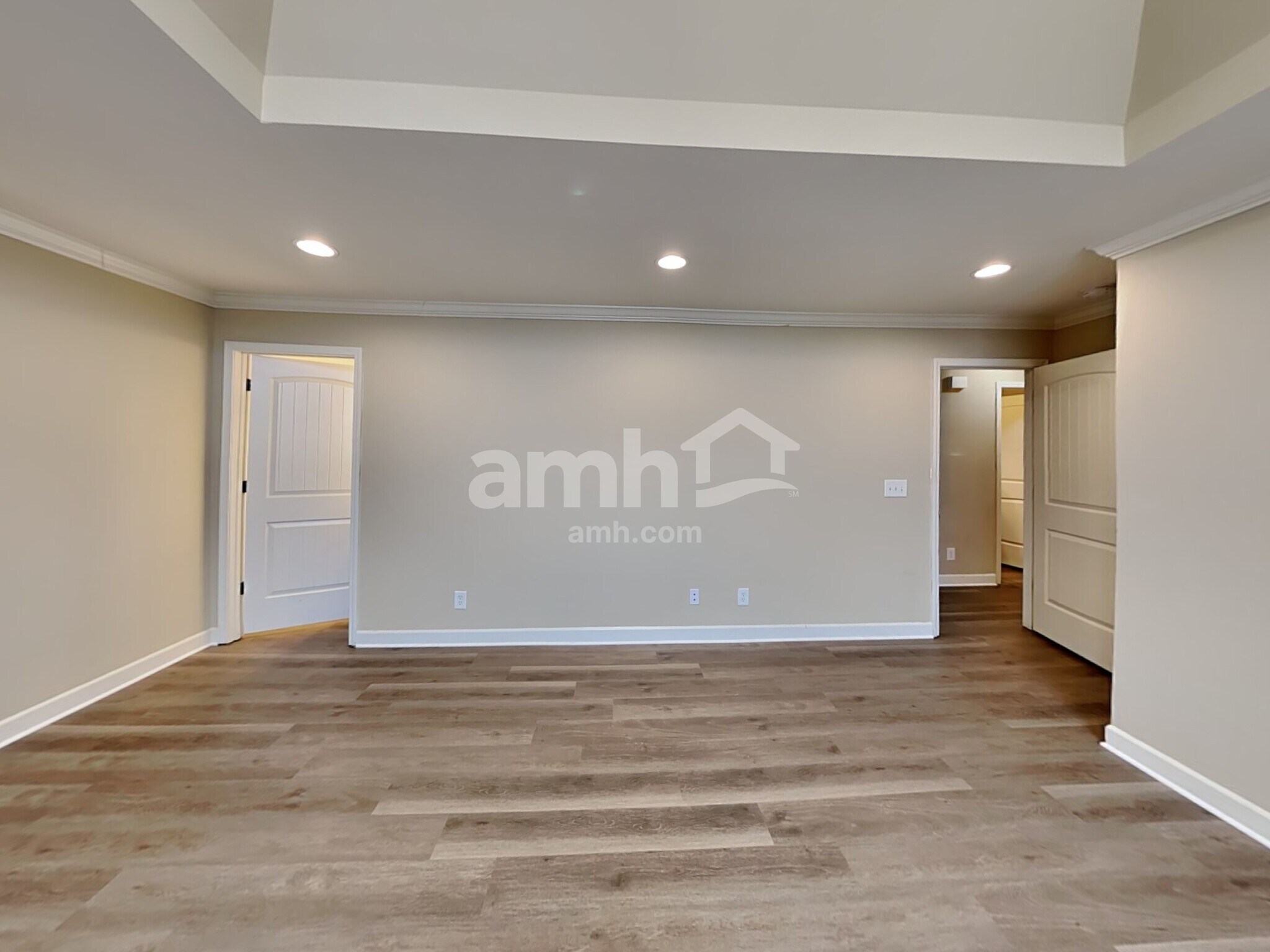 Building Photo - 1702 Arrowhead Dr