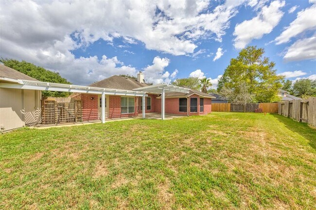 Building Photo - 2107 Crossbay Ct