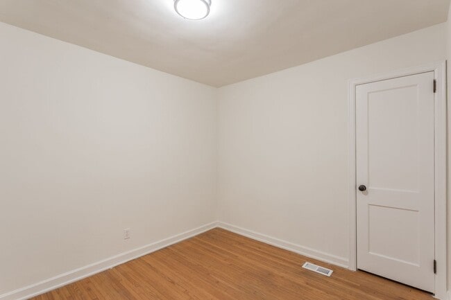 Building Photo - Single Level 3 Bedroom Home in East Ridge!