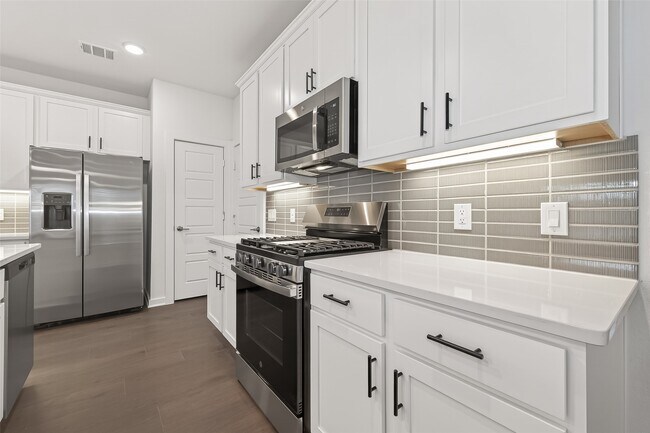 Building Photo - 32415 Sunbeam Dr