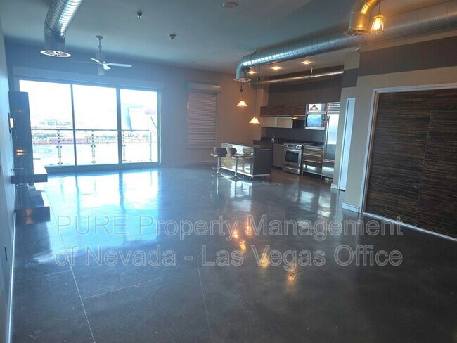 Building Photo - 200 Hoover Ave