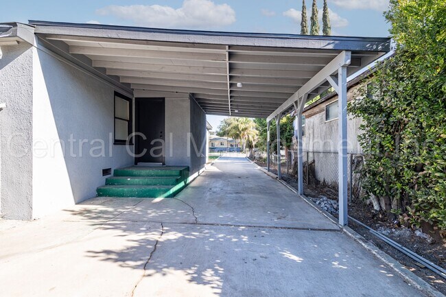 Building Photo - 341 Laurel Ave