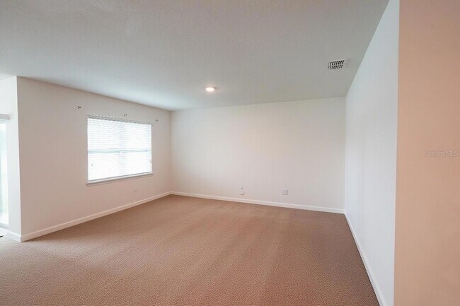 Building Photo - 4214 Roberta Dr