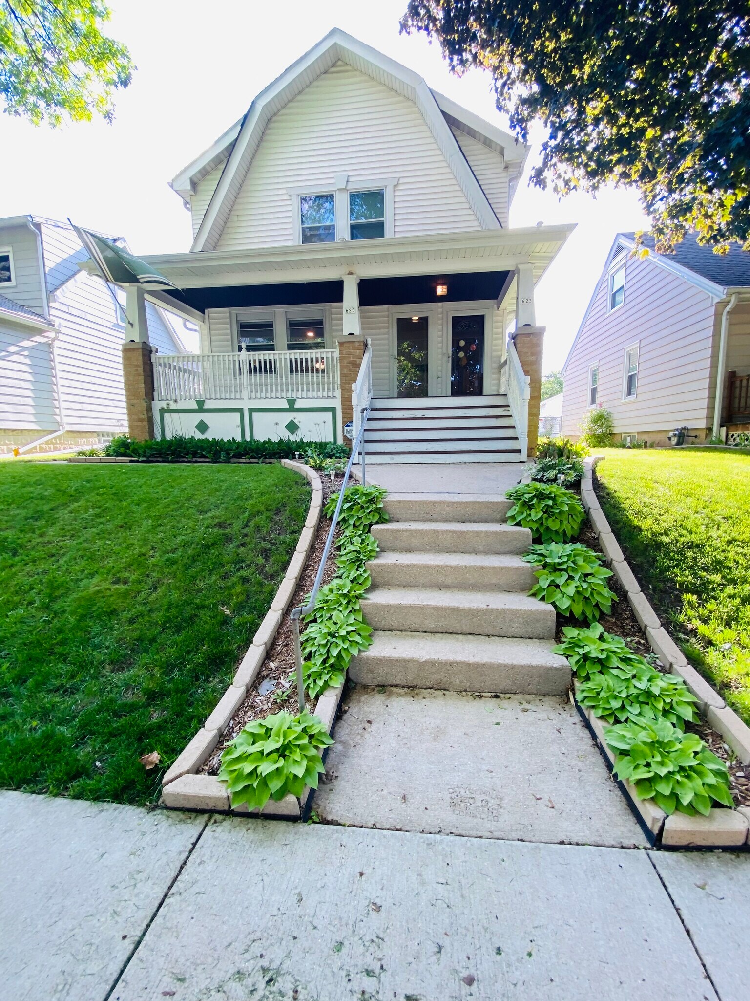 Building Photo - 623 S 60th St