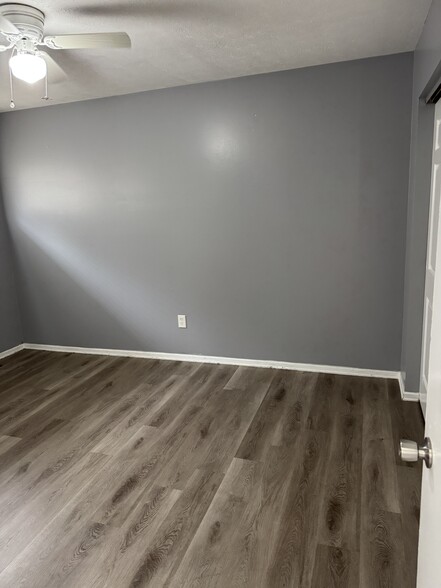 Building Photo - 1121 Kahn Ave