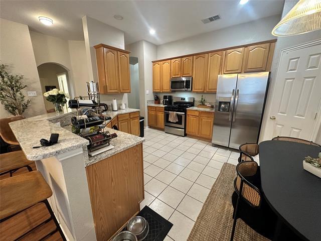 Building Photo - 2450 Streamside Ct