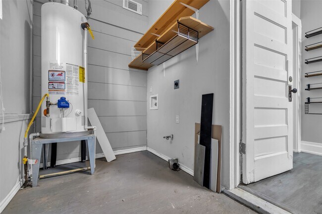 Building Photo - 4303 McKinney St
